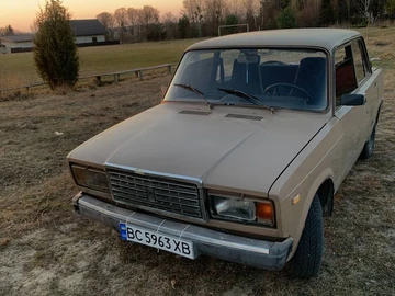 Авто ВАЗ 2107 1989 № 8582009