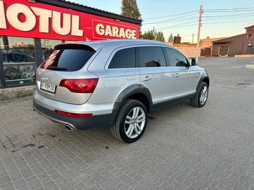 Авто Audi Q7 2009 № 8582191