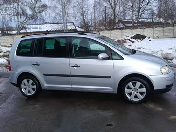Авто Volkswagen Touran 2004 № 8582324