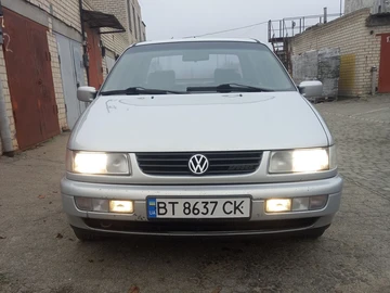 Авто Volkswagen Passat Sedan 1994 № 8582760