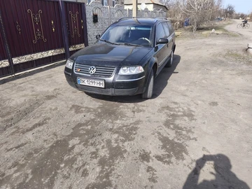 Авто Volkswagen Passat Variant 2002 № 8583335