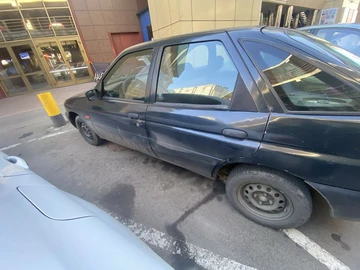 Авто Ford Escort 1997 № 8583614