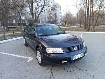 Авто Volkswagen Passat Sedan 2000 № 8583895