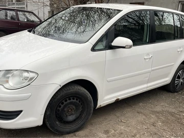 Авто Volkswagen Touran 2008 № 8584497