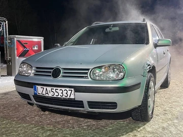 Авто Volkswagen Golf 2000 № 8585238