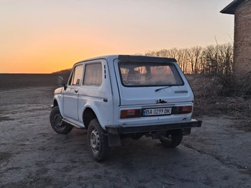 Авто ВАЗ 2121 1993 № 8585509