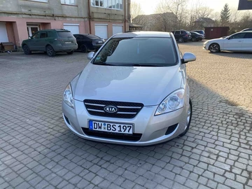 Авто KIA Cee X27 D 2009 № 8585886