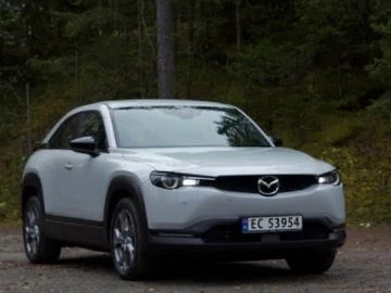 Авто Mazda 121 2021 № 8586210