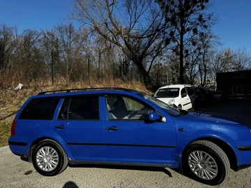Авто Volkswagen Golf 2001 № 8587481