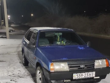 Авто ВАЗ 2109 2000 № 8587862
