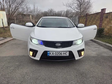 Авто KIA Cerato Forte  2010 № 8587920
