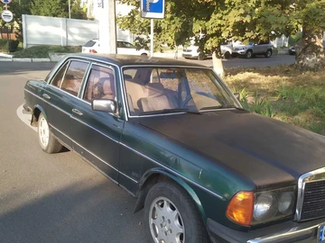Авто Mercedes 200 1982 № 8588159