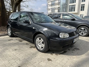 Авто Volkswagen Golf 2000 № 8588196