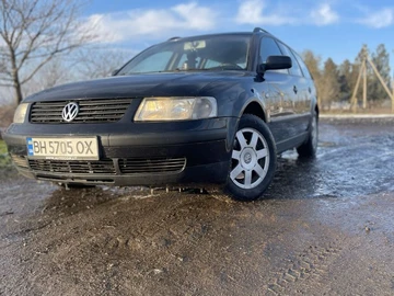 Авто Volkswagen Passat Variant 2000 № 8588199