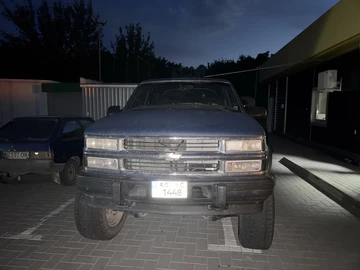 Авто Chevrolet Suburban 1999 № 8588479