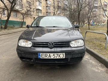Авто Volkswagen Golf 2000 № 8588515