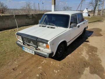 Авто ВАЗ 2107 1990 № 8588516