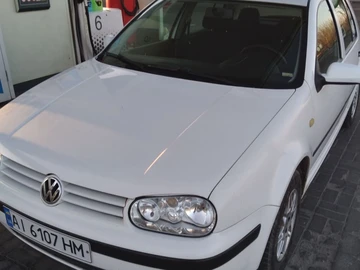 Авто Volkswagen Golf 2000 № 8588597