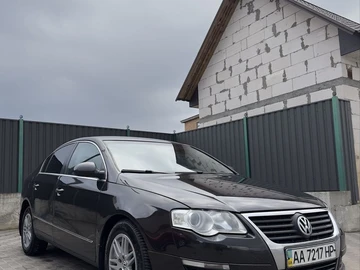 Авто Volkswagen Passat Sedan 2000 № 8589281