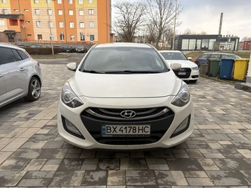 Авто Hyundai I30 2013 № 8589997