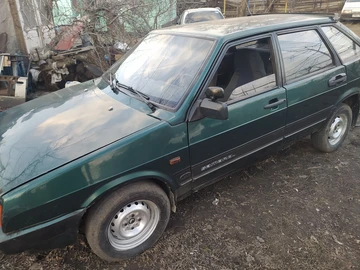 Авто ВАЗ 2109 1995 № 8590412