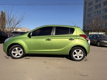Авто Hyundai I20 2010 № 8590484