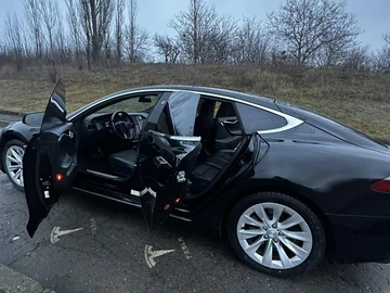Авто Tesla Model S 2018 № 8590708