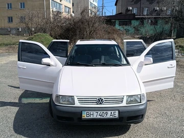 Авто Volkswagen Polo 1997 № 8592428