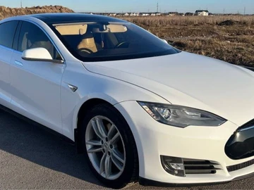 Авто Tesla Model S 2012 № 8593944