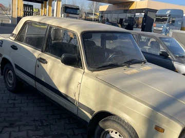 Авто ВАЗ 2107 1995 № 8594042