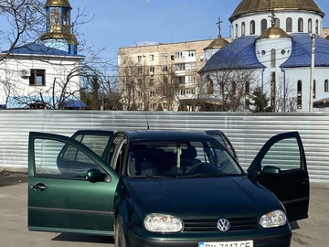 Авто Volkswagen Golf 2000 № 8594273