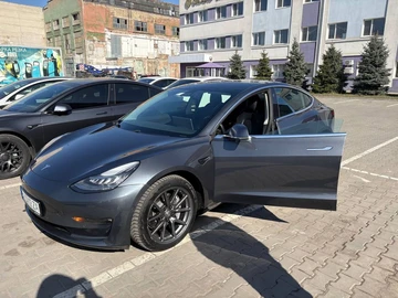 Авто Tesla Model 3 2019 № 8594814