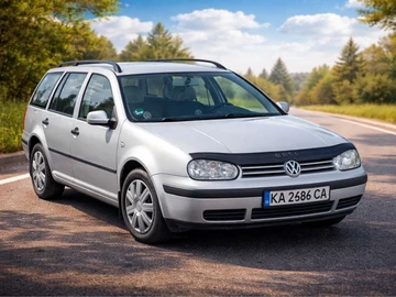 Авто Volkswagen Golf 2000 № 8595121