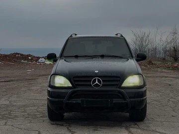Авто Mercedes Ml Серия 2000 № 8596312