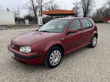 Авто Volkswagen Golf 2000 № 8597509