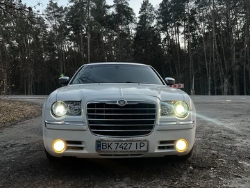 Авто Chrysler 300C 2005 № 8597986