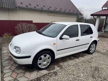 Авто Volkswagen Golf 2000 № 8598503