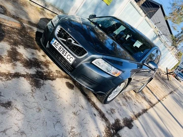 Авто Volvo V50 2010 № 8599181