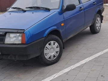 Авто ВАЗ 2109 1992 № 8599284