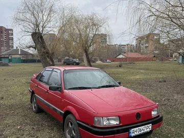 Авто Volkswagen Passat Sedan 1991 № 8599539