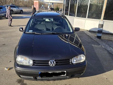 Авто Volkswagen Golf 2001 № 8599838