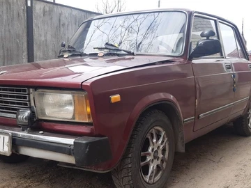 Авто ВАЗ 2105 1992 № 8600051