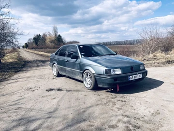 Авто Volkswagen Passat Sedan 1988 № 8600293