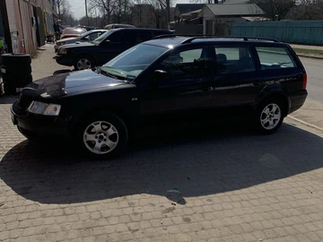 Авто Volkswagen Passat Variant 2000 № 8600386