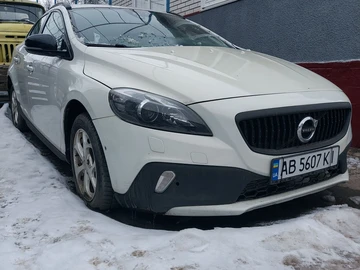 Авто Volvo V40 Kombi 2013 № 8600388