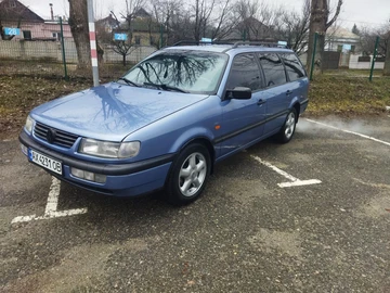 Авто Volkswagen Passat Variant 1994 № 8600630