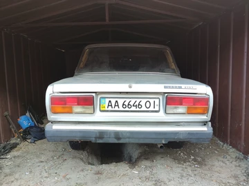 Авто ВАЗ 2107 1987 № 8600912