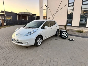 Авто Nissan 100Nx 2013 № 8602119