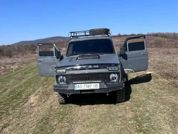 Авто ВАЗ 21121 1986 № 8602161