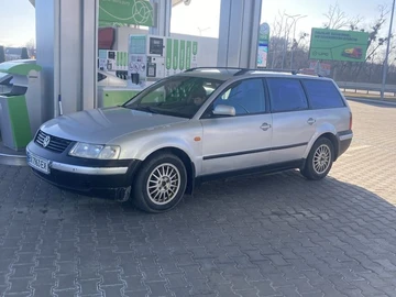 Авто Volkswagen Passat Sedan 1998 № 8602470